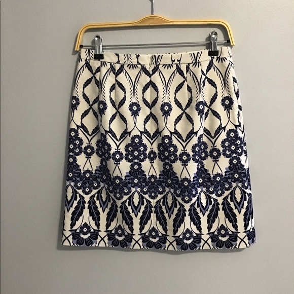 🍃NWOT J. Crew Blue Floral A-line Skirt. Sz 0 🌿 - Picture 3 of 5